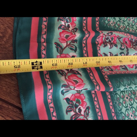 Sleeveless summer top - Picture 5 of 5